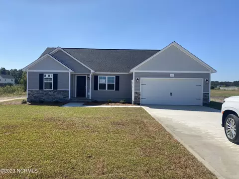 107 Cherry Ridge Rd, Richlands, NC 28574