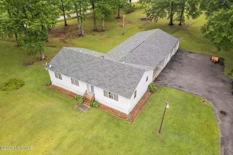 1304 Scotts Store Rd, Grantsboro, NC 28529