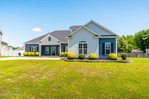3405 Planters Way Dr, Farmville, NC 27828