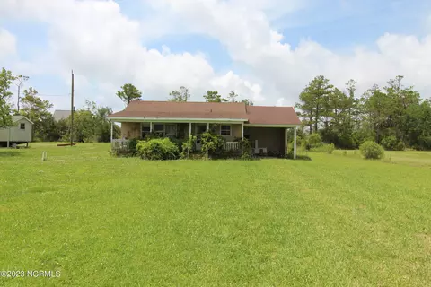 136 Davis Sound Ln, Davis, NC 28524