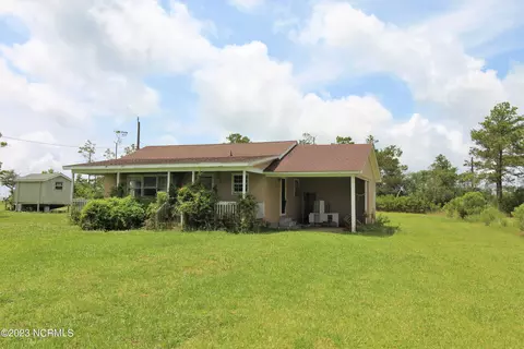 136 Davis Sound Ln, Davis, NC 28524 photo 2