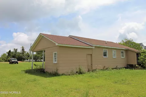 136 Davis Sound Ln, Davis, NC 28524 photo 5