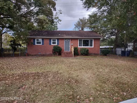 109 Puller Dr, Jacksonville, NC 28540