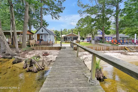 1547 Waccamaw Shores Rd, Lake Waccamaw, NC 28450