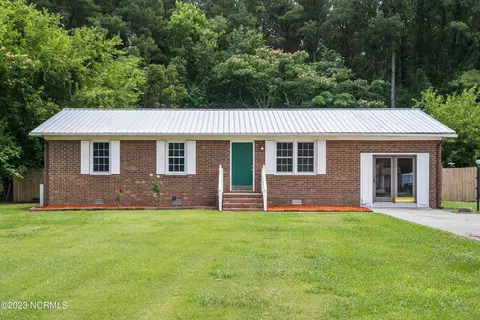 533 W Grantham Rd, New Bern, NC 28562
