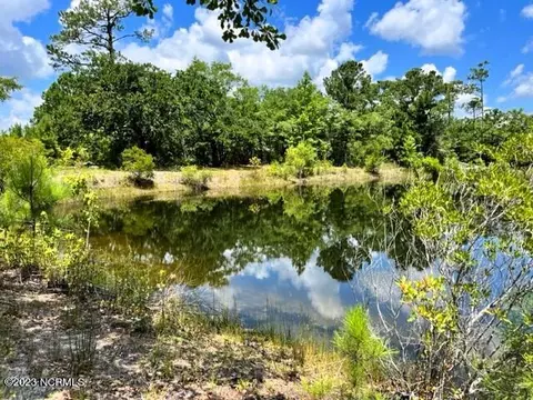 201 Mccausley Rd, Hubert, NC 28539