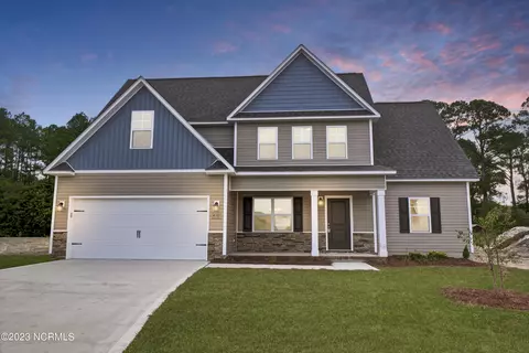 410 Silverstone Pl, Hubert, NC 28539