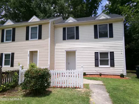 112 Greenford Pl, Jacksonville, NC 28540