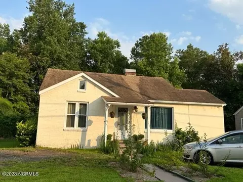 126 W Bayshore Blvd, Jacksonville, NC 28540