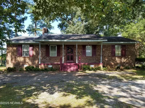 439 Central Dr, Snow Hill, NC 28580