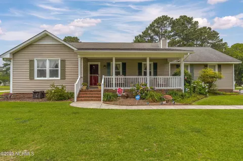 4902 Meadow Court Dr, New Bern, NC 28562