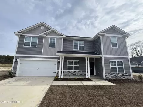 1000 Manhatten Ct, Richlands, NC 28574