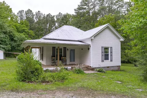 104 Paw Paw Rd, Goldston, NC 27252