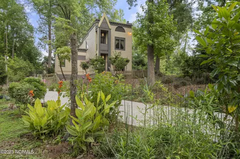 4904 Woodcrest Dr, Castle Hayne, NC 28429