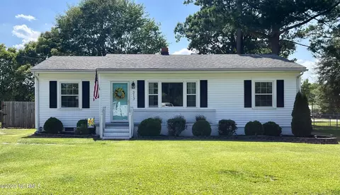 313 Underwood St, Clinton, NC 28328