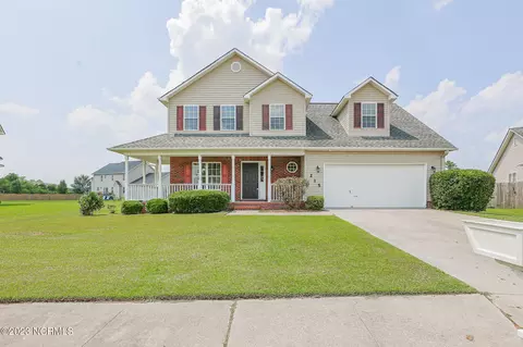 215 Cypress Bay Dr, Jacksonville, NC 28546