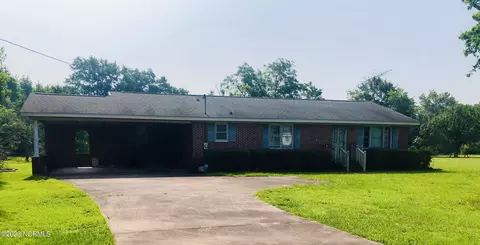 12107 Garland Hwy, Clinton, NC 28328