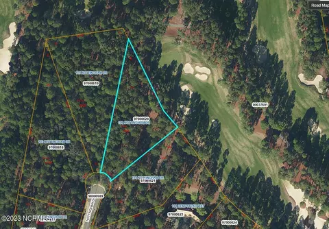 106 Nottingham Dr, Pinehurst, NC 28374