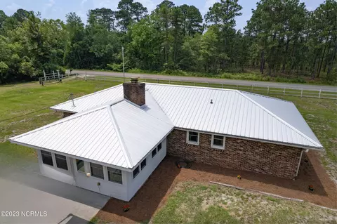 1272 Blueberry Rd, Currie, NC 28435
