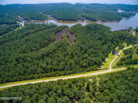 11 Sessom Rd, Scranton, NC 27875 photo 2