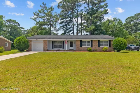 413 Pine Valley Rd, Jacksonville, NC 28546