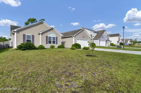 227 Belvedere Dr, Holly Ridge, NC 28445