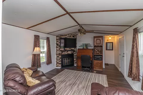111 S Baker St, Eureka, NC 27830 photo 5