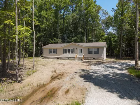 66 Magnolia Way, Grantsboro, NC 28529