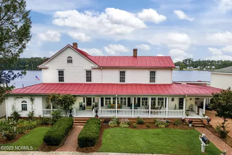 215 S Main St, Bath, NC 27808