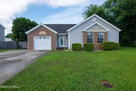 212 Mahogany Dr, Jacksonville, NC 28540
