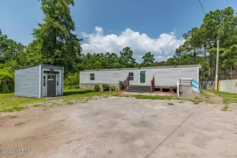 227 Dunn Rd, Sneads Ferry, NC 28460