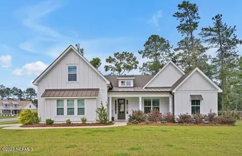 525 Crown Point Dr, Hampstead, NC 28443 photo 2