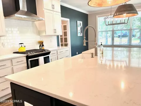 525 Crown Point Dr, Hampstead, NC 28443 photo 9