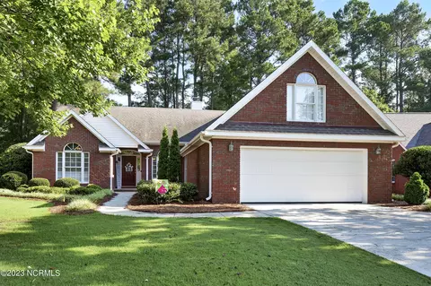 105 Candlewood Dr, Wallace, NC 28466