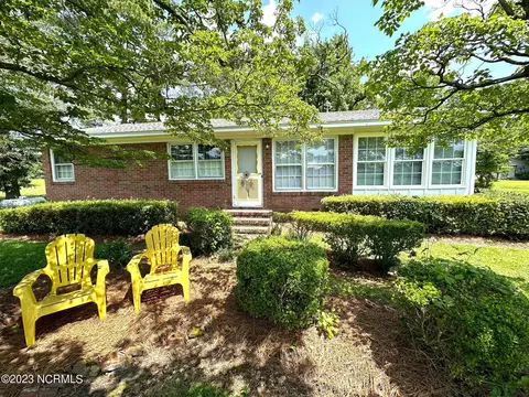 3832 Farmers Union Rd, Clarkton, NC 28433