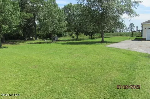 676 Smiling Rd, Maxton, NC 28364 photo 2