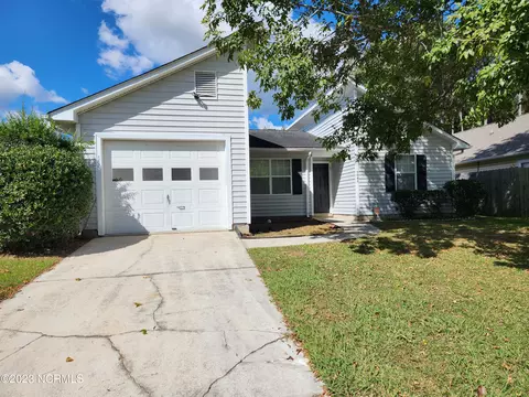 3043 Foxhorn Rd, Jacksonville, NC 28546