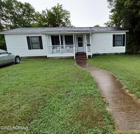 510 Tower Hill Rd, Kinston, NC 28501