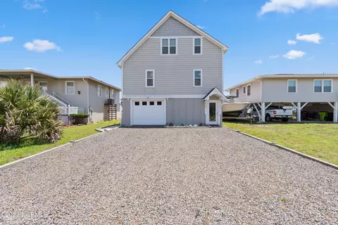 114 Marlin Dr, Holden Beach, NC 28462