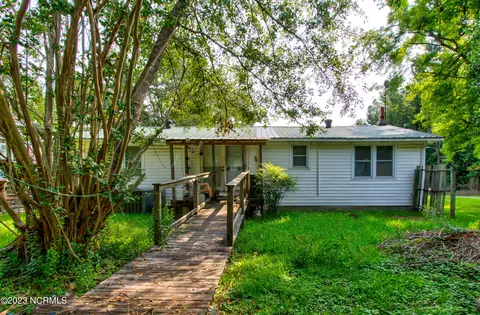 216 S College St, Atkinson, NC 28421 photo 7