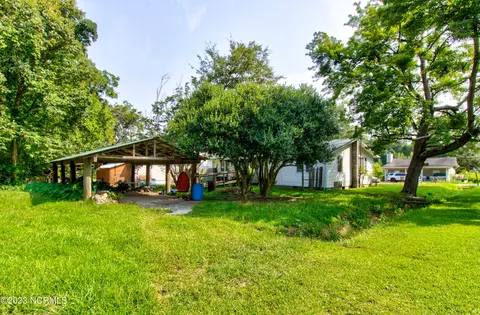 216 S College St, Atkinson, NC 28421 photo 5