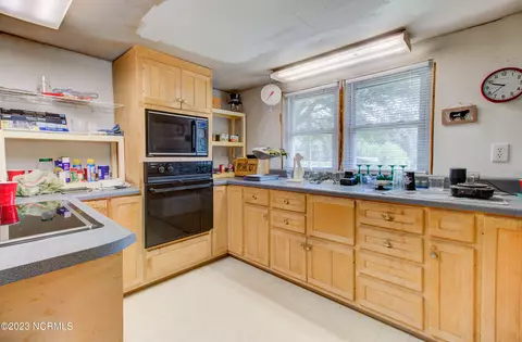 216 S College St, Atkinson, NC 28421 photo 18