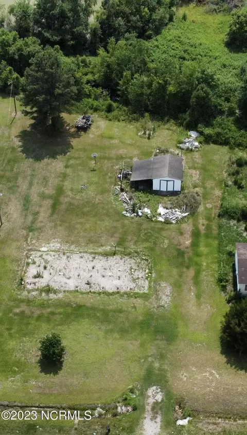 3995 Old River Rd, Greenville, NC 27834