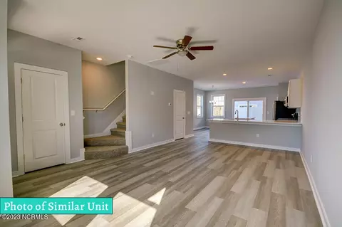 301 Starfish Ln, Sneads Ferry, NC 28460
