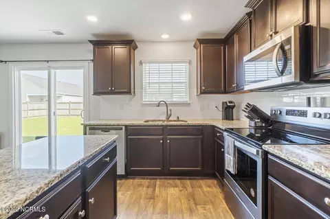 406 Ginger Dr, New Bern, NC 28560 photo 9