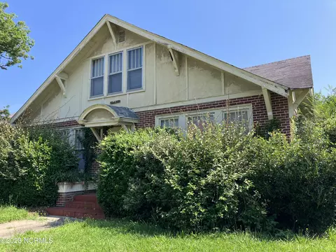 311 E Main St, Mount Olive, NC 28365 photo 3