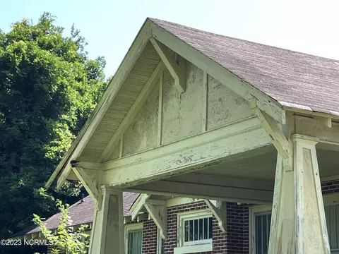 311 E Main St, Mount Olive, NC 28365 photo 7