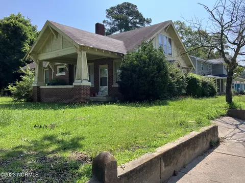 311 E Main St, Mount Olive, NC 28365 photo 2