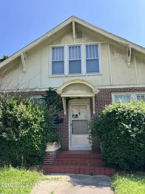 311 E Main St, Mount Olive, NC 28365 photo 4