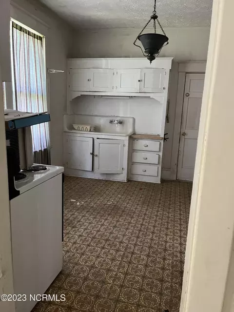 311 E Main St, Mount Olive, NC 28365 photo 22